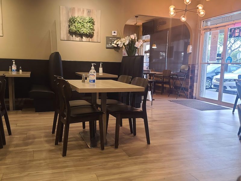 La Perla Peruvian Restaurant interior